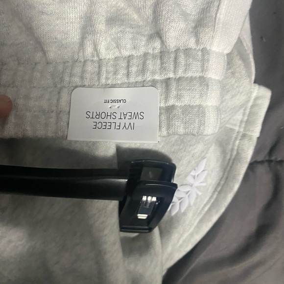 Shorts - Picture 4 of 4